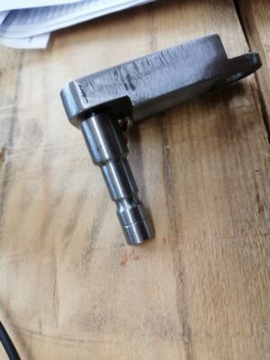 โรงกลึง ออกแบบชิ้นงาน รับทำCNC อะไหล่เครื่องจักรอุตสาหกรรม ขาเตะเกียร์ ตามแบบ ของ พิภพภัทร