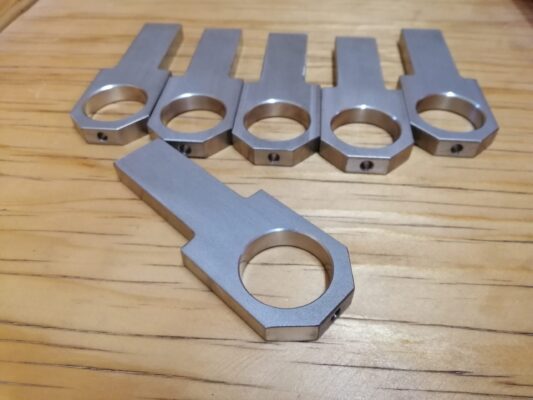 โรงกลึง ออกแบบชิ้นงาน รับทำCNC อะไหล่เครื่องจักรอุตสาหกรรม ตัวล็อคสแตนเลส ตามแบบ ของ พิภพภัทร