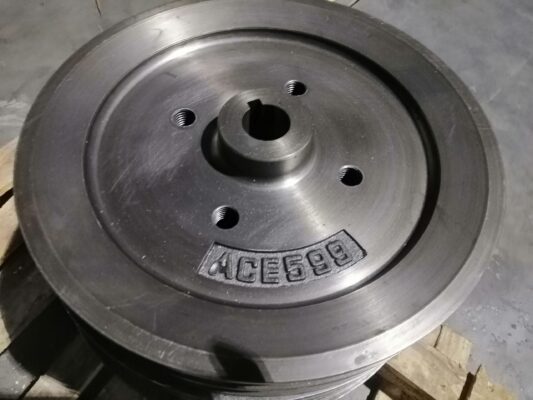 โรงกลึง ออกแบบชิ้นงาน รับทำCNC อะไหล่เครื่องจักรอุตสาหกรรม ล้อ มู่เล่ เหล็กหล่อ ตามแบบ ของ พิภพภัทร