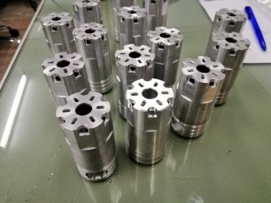 โรงกลึง ออกแบบชิ้นงาน รับทำCNC อะไหล่เครื่องจักรอุตสาหกรรม cover อลูมิเนียม ตามแบบ ของ พิภพภัทร