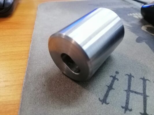 โรงกลึง ชิ้นงานCNC อะไหล่เครื่องจักรอุตสาหกรรม อะหลั่ย เหล็ก สแตนเลส กลอนประตู ตามแบบ ของ พิภพภัทร